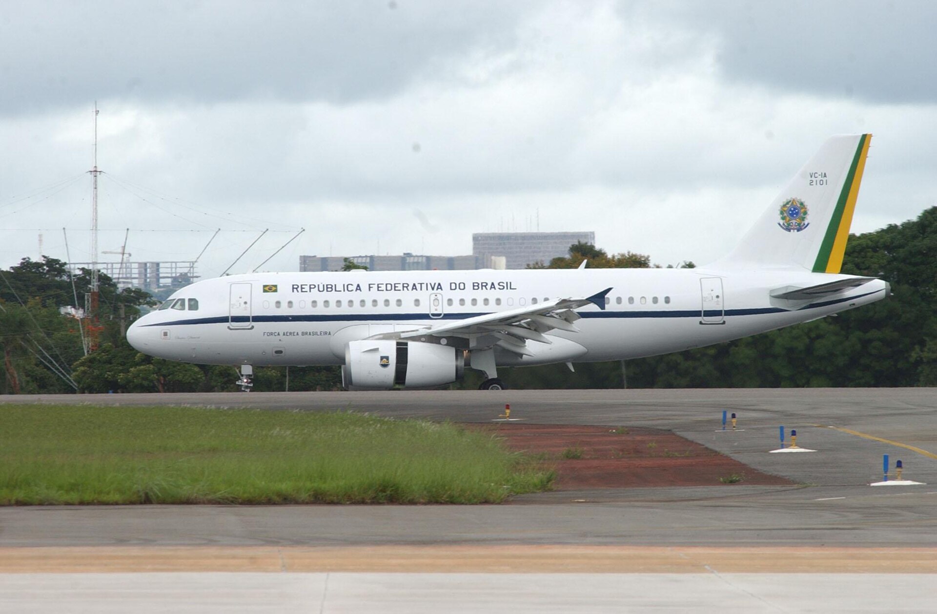 Imagem de referência de Avião Presidencial Brasileiro, descrito nos dados abertos como veículo para o transporte aéreo de Presidentes(as) da República brasileira