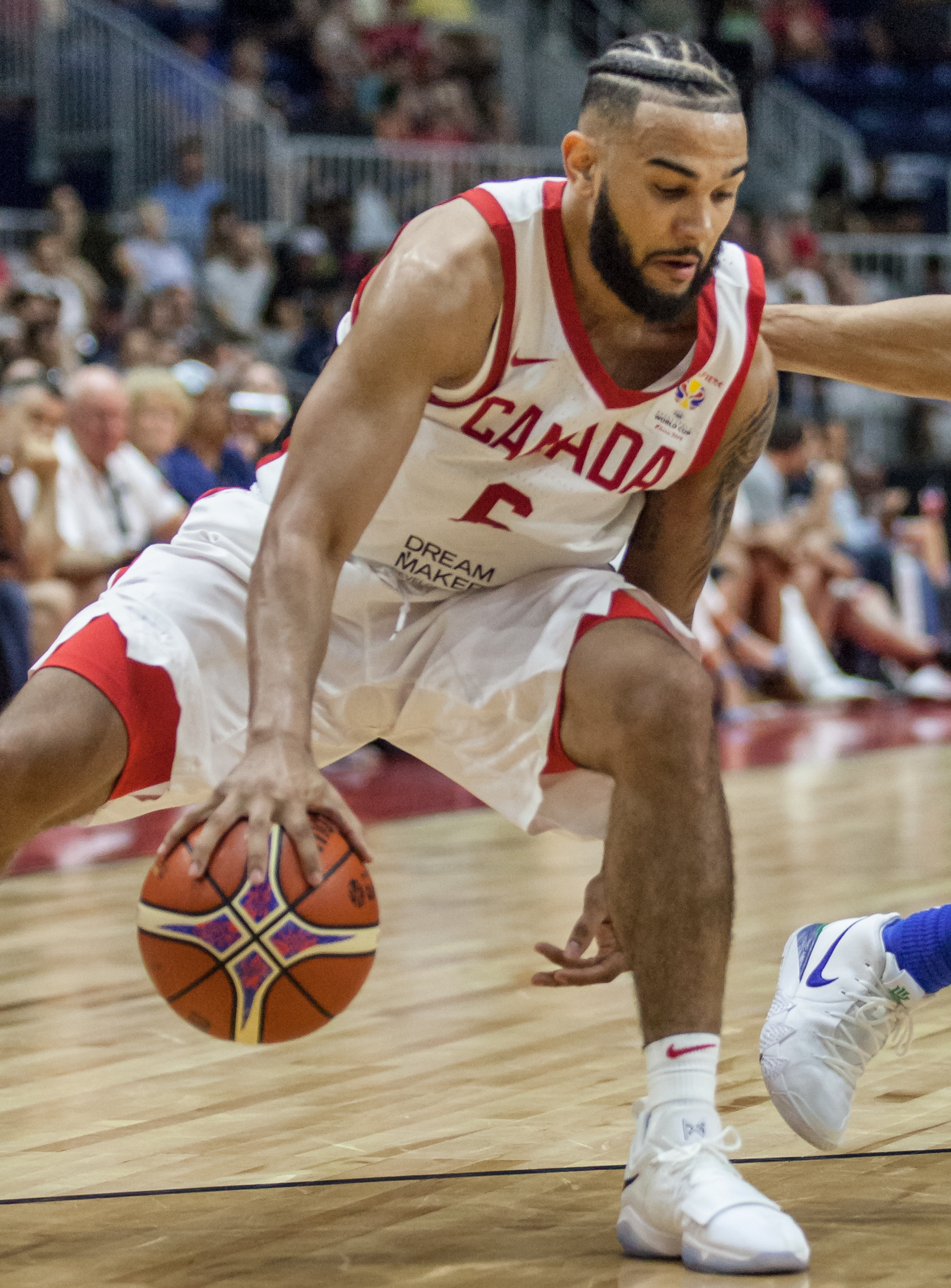 Imagem de referência de Cory Joseph, descrito nos dados abertos como jogador de basquetebol canadiano