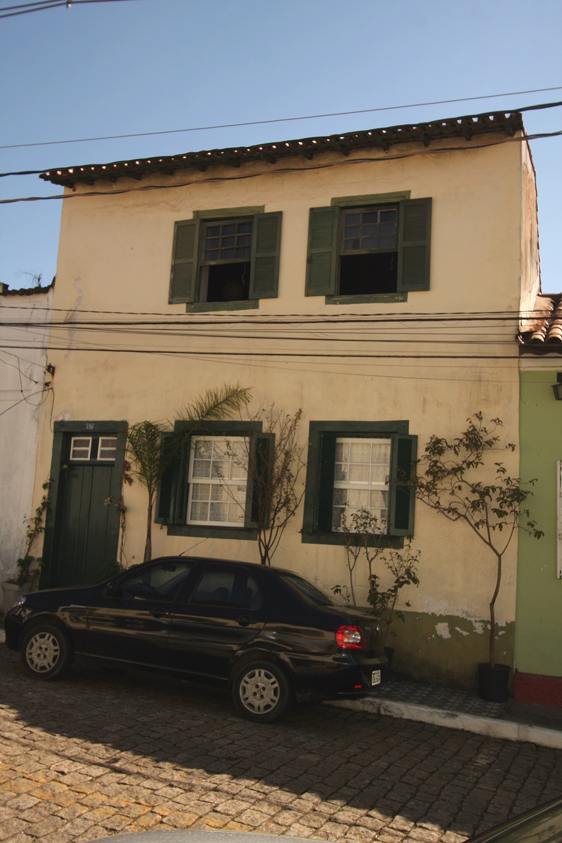 Imagem de referência de Casa na Rua Suzana Dias, 236, descrito nos dados abertos como imóvel localizado na cidade brasileira de Santana de Parnaíba, tombado pelo Conselho de Defesa do Patrimônio Histórico, Arqueológico, Artístico e Turístico do Estado - CONDEPHAAT