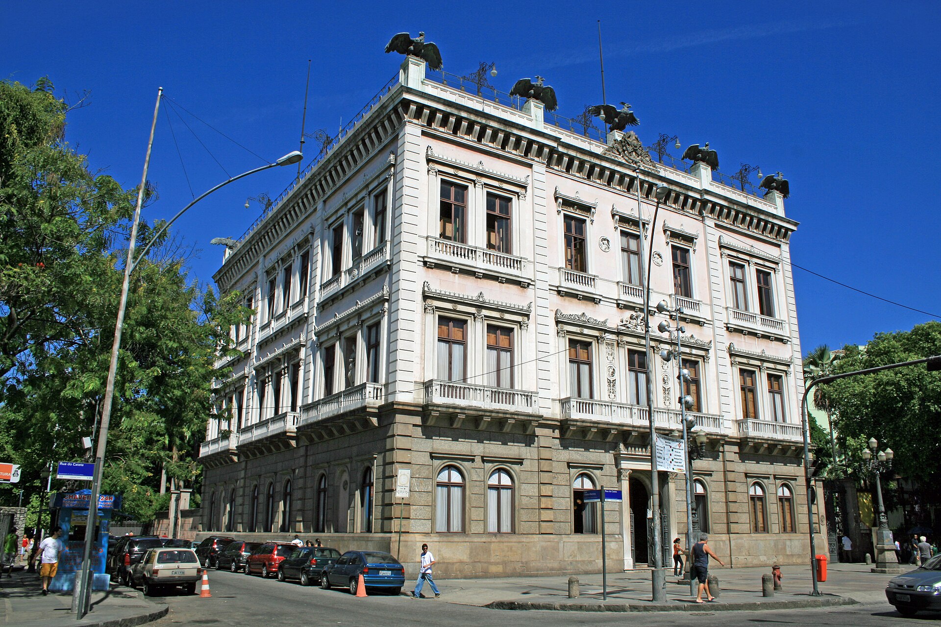 Imagem de referência de Palácio do Catete, descrito nos dados abertos como museu histórico brasileiro