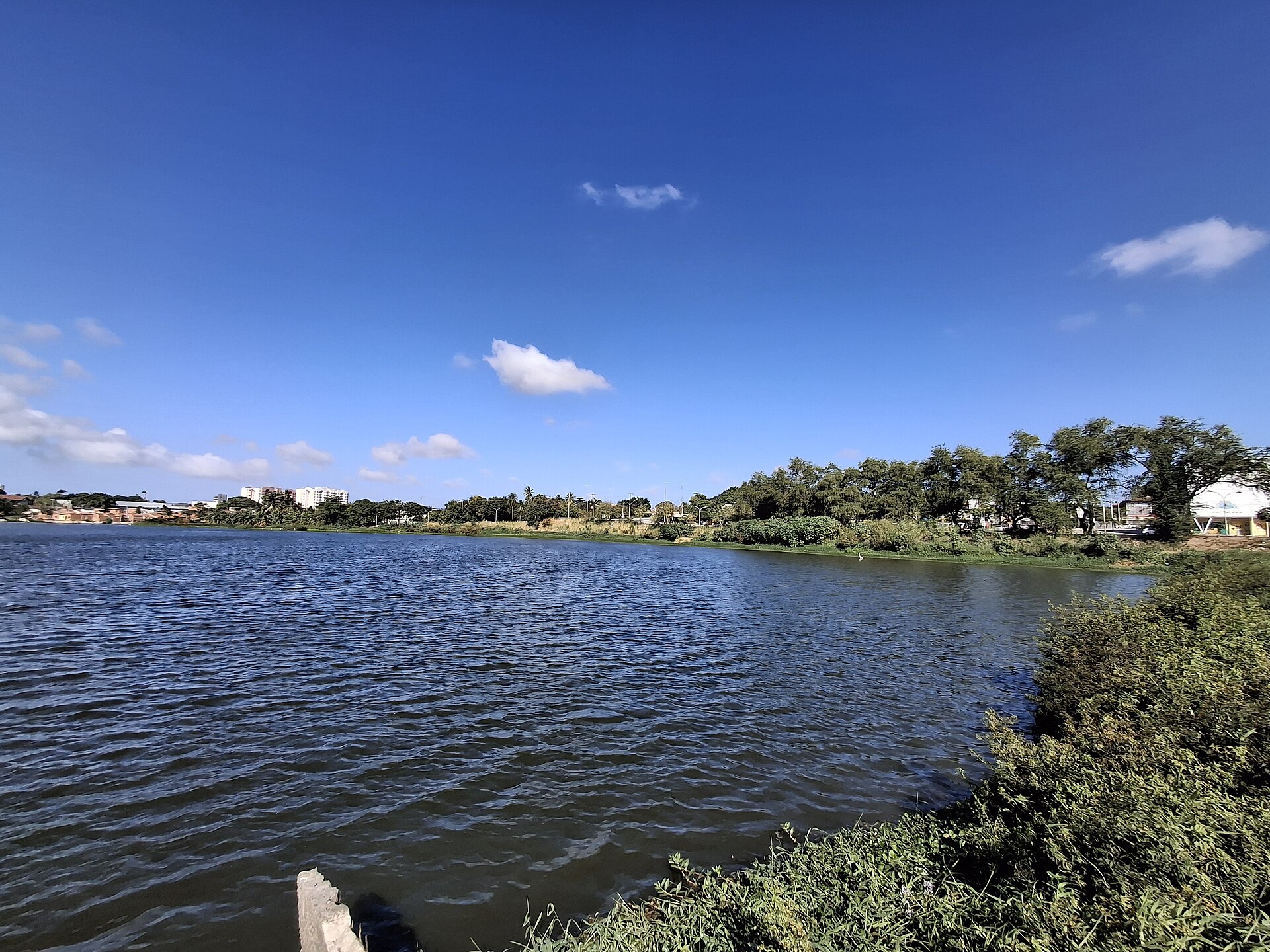 Imagem de referência de Lagoa da Parangaba, descrito nos dados abertos como lagoa na cidade de Fortaleza, Ceará