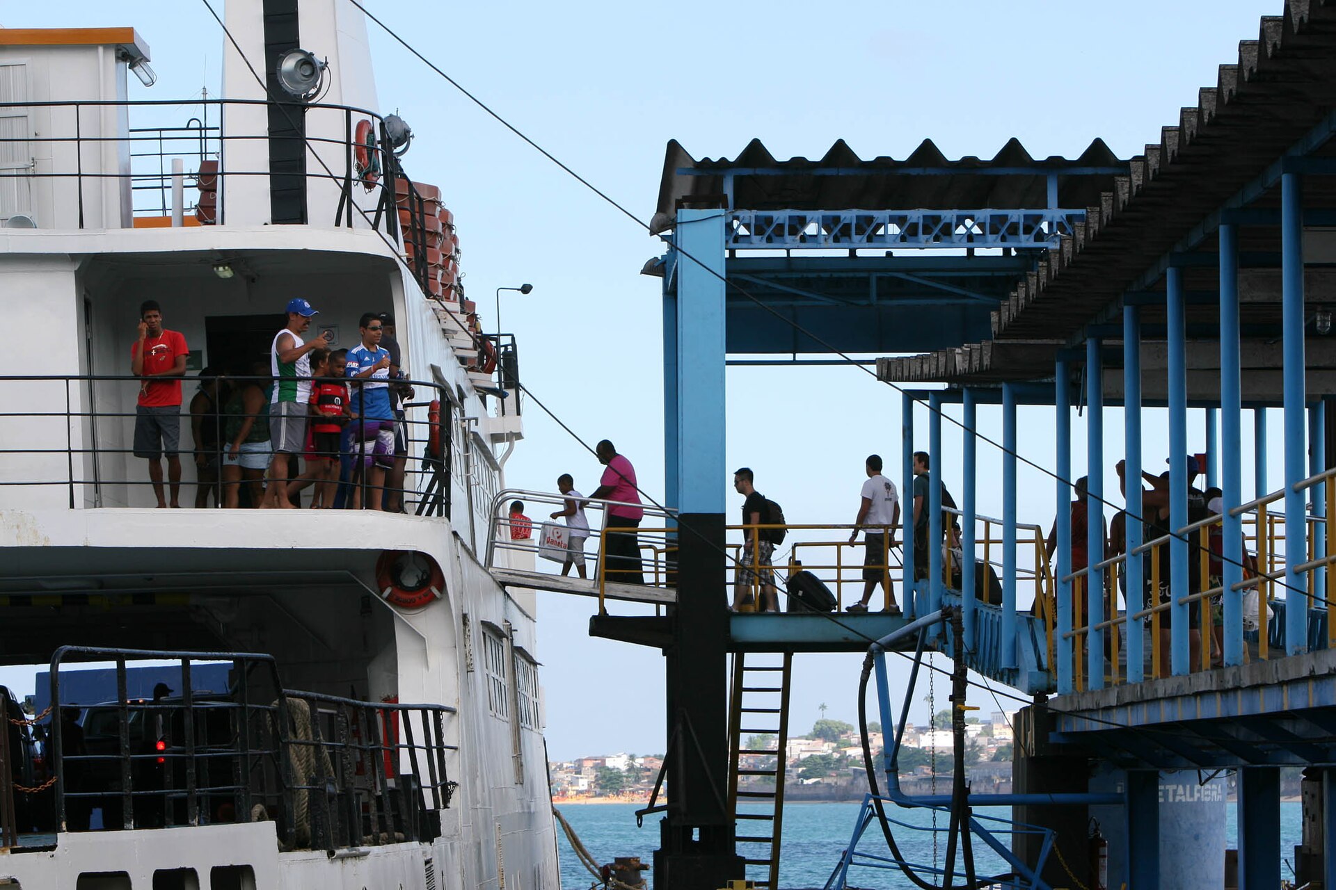 Imagem de referência de Travessia Marítima Salvador/Itaparica, descrito nos dados abertos como linha de transporte aquaviário intermunicipal por balsas (ferry-boats) na baía de Todos-os-Santos