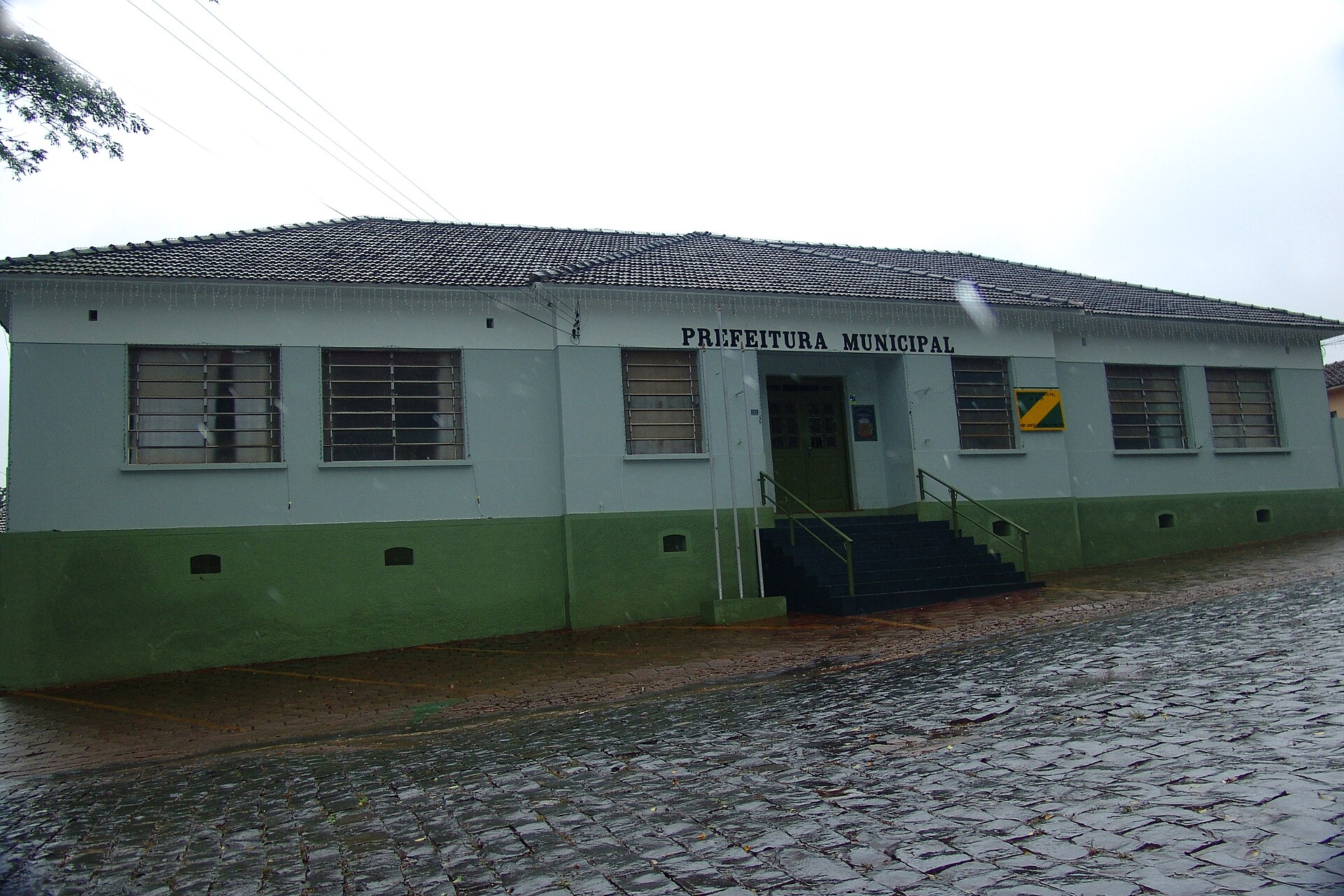 Imagem de referência de Óleo, descrito nos dados abertos como município brasileiro do estado de São Paulo