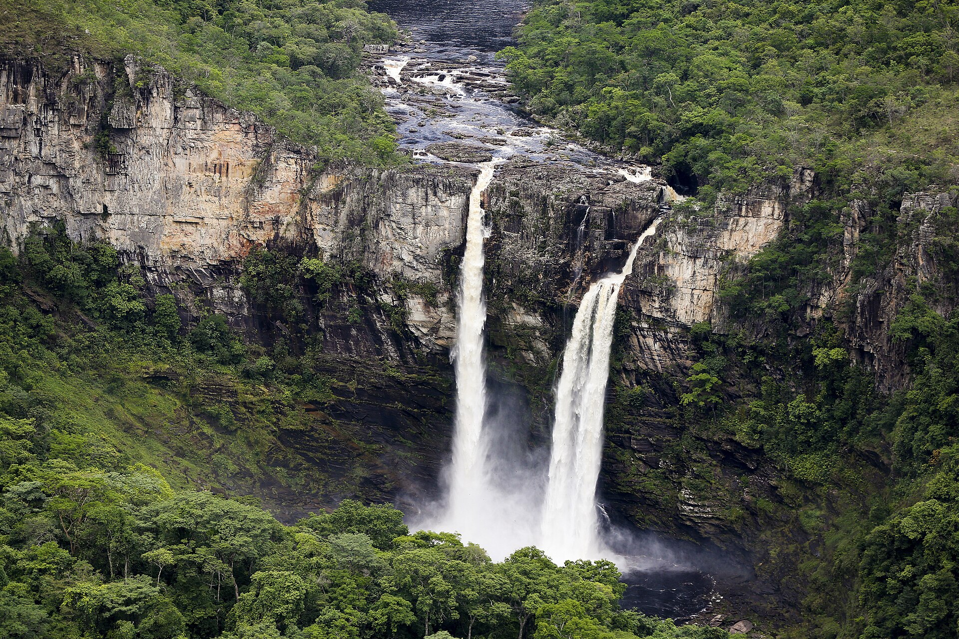 Imagem de referência de Parque Nacional da Chapada dos Veadeiros, descrito nos dados abertos como parque Nacional da Chapada dos Veadeiros de nível Federal, localizado (a) em Alto Paraíso de Goiás (GO), Cavalcante (GO), Nova Roma (GO), São João D'Aliança (GO), Teresina de Goiás (GO)