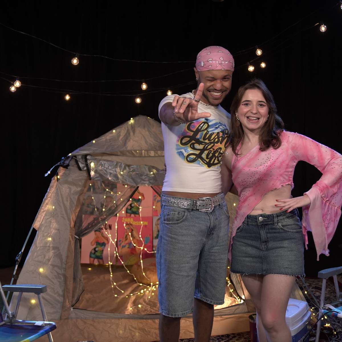 Fantasia no carnaval e encontro pessoalmente: fãs testam conhecimento sobre Zara Larsson no Acampamento Sonora
