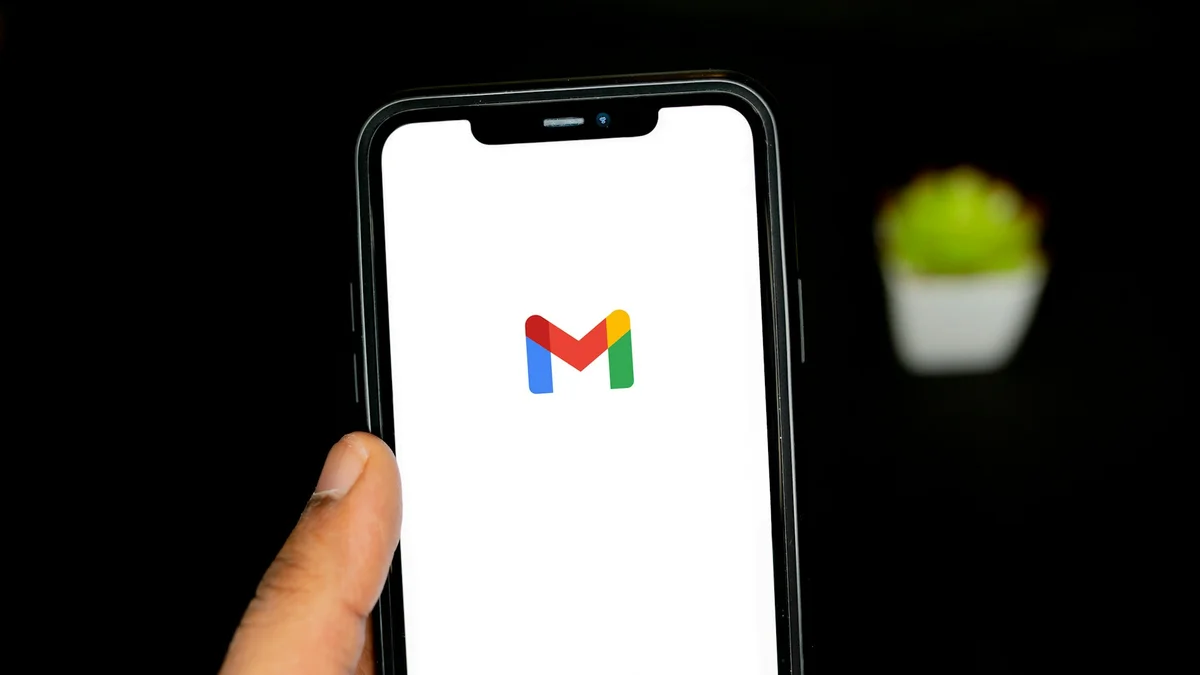 Imagem da matéria: Gmail ganha botão prático para copiar código 2FA sem abrir o e-mail