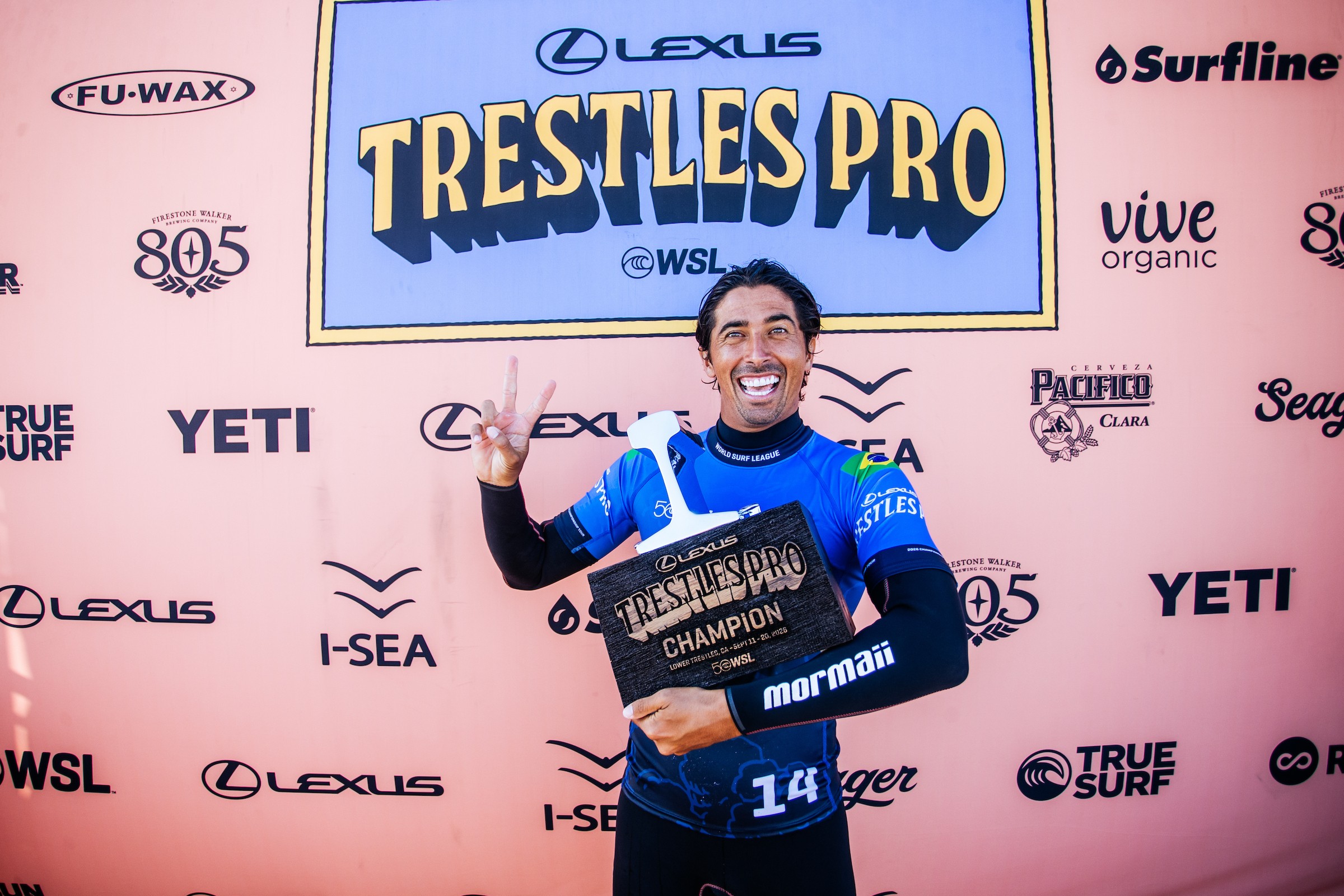 Miguel Pupo alcança feito inédito com vitória na Califórnia e mantém vivo sonho de título mundial