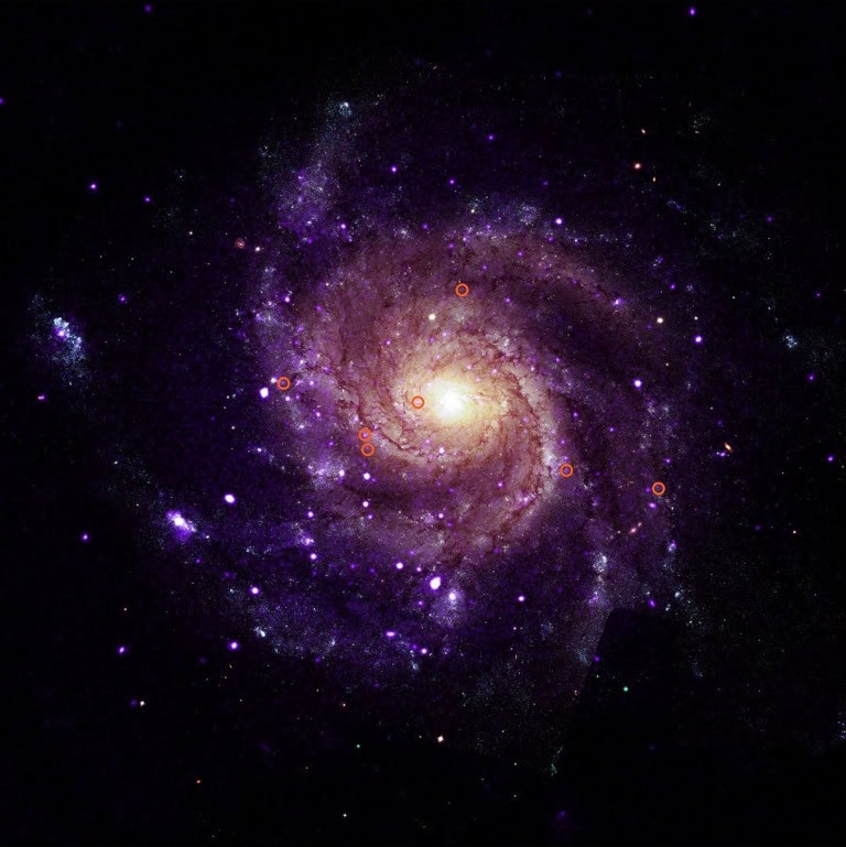 Nova classe de objetos cósmicos surge após astrônomos revisarem dados antigos do observatório Chandra
