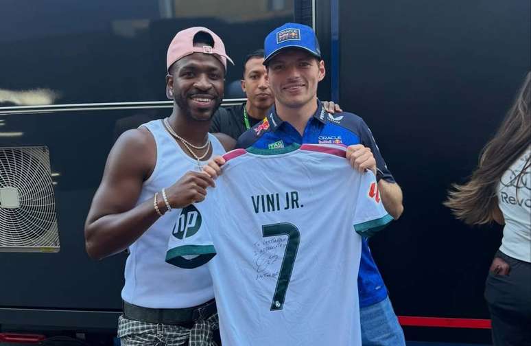 Vini Jr e Virginia Fonseca roubam a cena no GP da Espanha de Fórmula 1