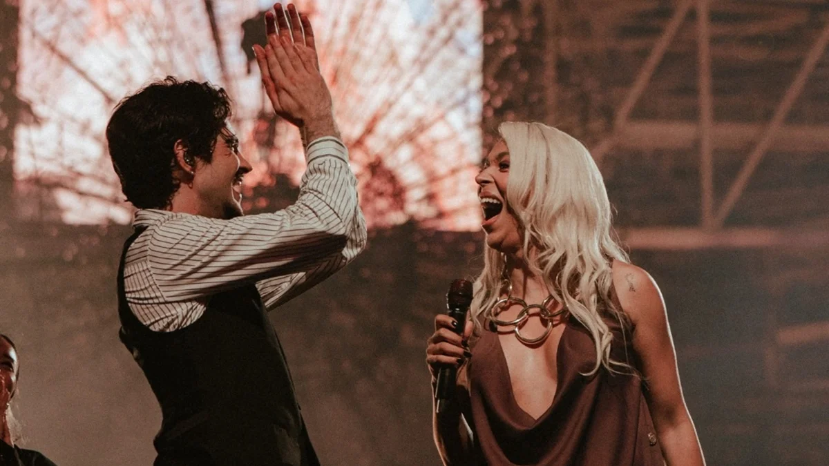 Deputado acusa Erika Hilton de showmício por participação em música do Jão