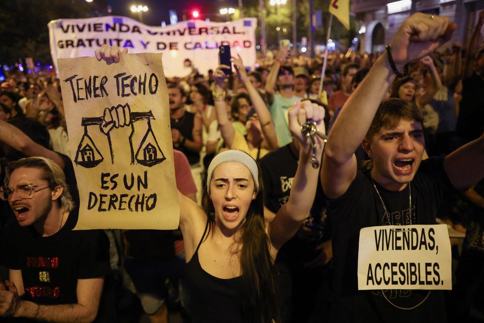 Protestantes em Madri exigem melhor proteção aos inquilinos