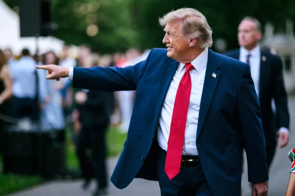Trump diz que EUA e Cuba devem chegar a acordo e descarta ação militar