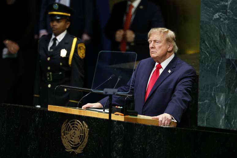 Na ONU, Trump faz discurso de autoexaltação, indica que Cuba é próximo alvo e diz que IA deveria se chamar "Super Inteligência"