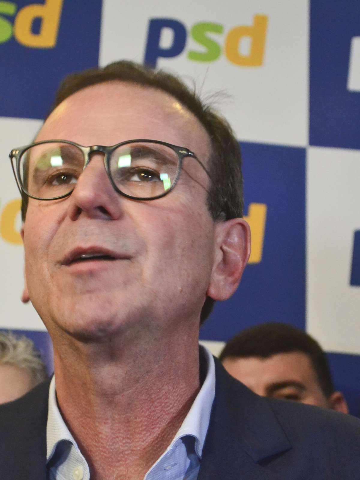 Como Paes mantém força na disputa pelo governo do RJ mesmo após perder vantagem para vencer no 1º turno