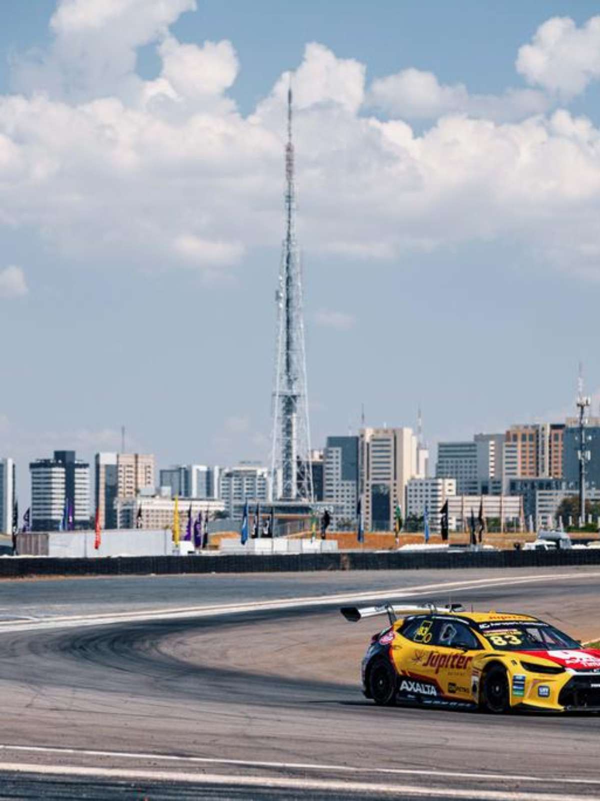 Stock Car: Gabriel Casagrande e Gabriel Robe conquistam a pole position para a Endurance em Brasília