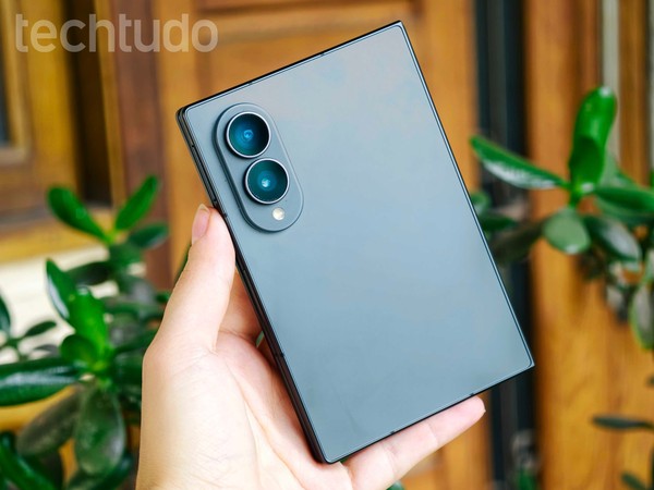 iPhone Duo, Galaxy Z Fold8 e mais: por que o celular passaporte virou moda?