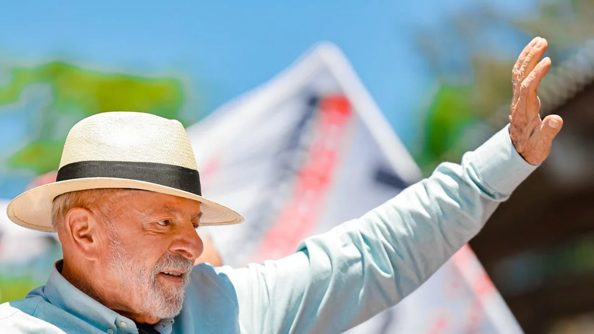Lula assina portaria que autoriza 19 institutos federais em 12 estados