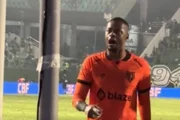 Paulo Vítor é goleiro do Atlético-GO