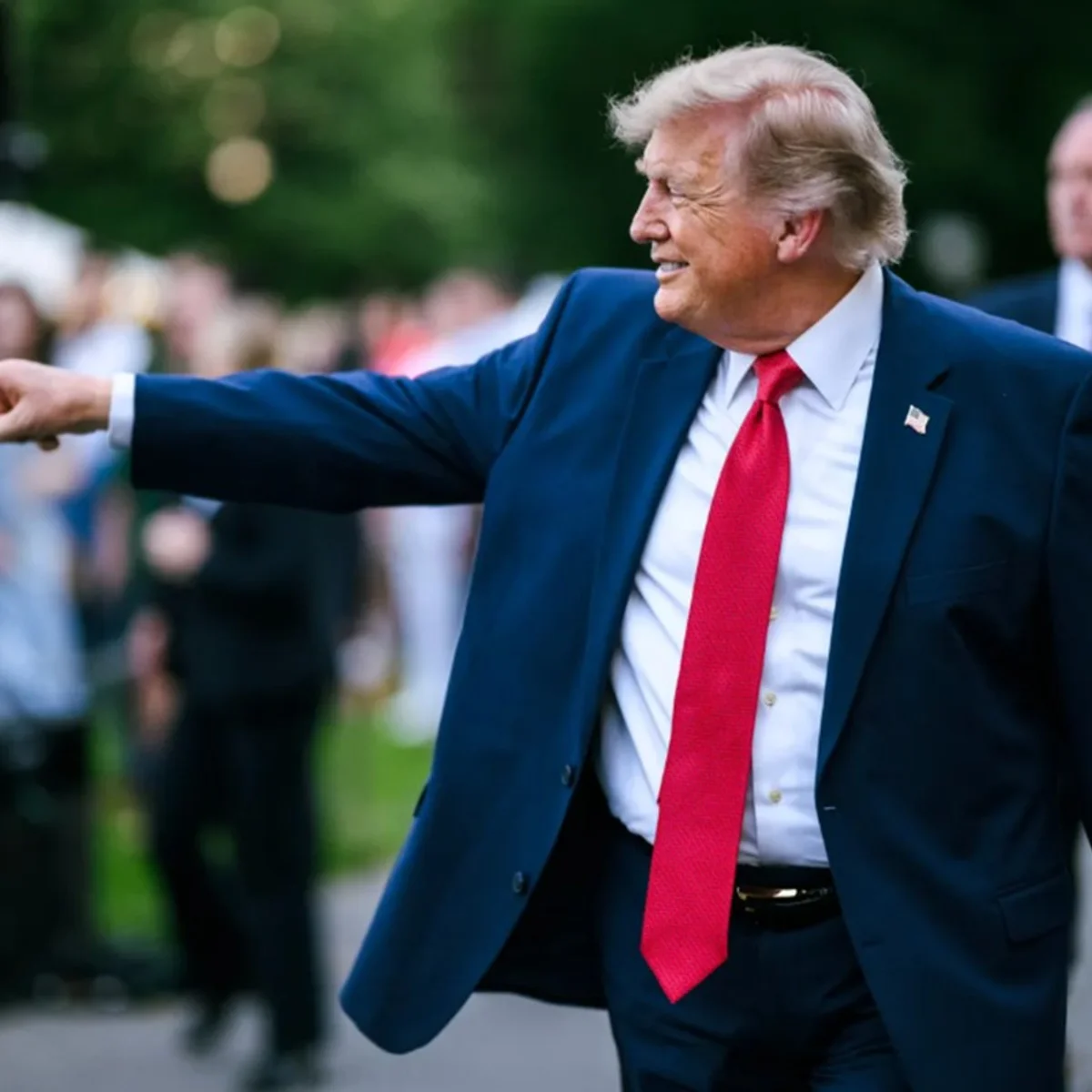 Trump diz que EUA e Cuba devem chegar a acordo e descarta ação militar