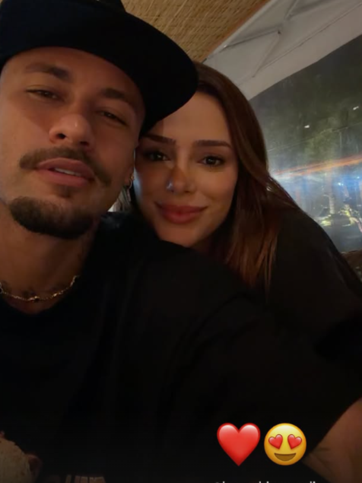 Neymar registra momento romântico com Bruna Biancardi