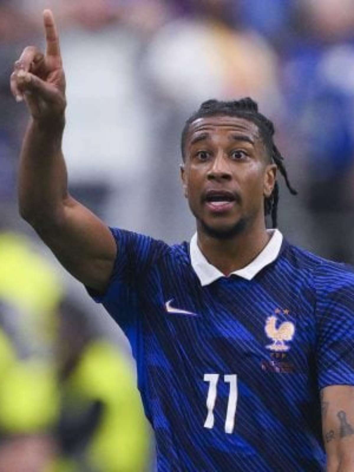 Olise sai do banco, marca golaço e França vence Bélgica na Liga das Nações
