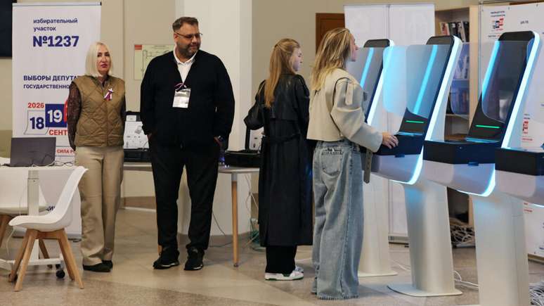 Após campanha quase inexistente e repressão da oposição, Rússia realiza eleições legislativas