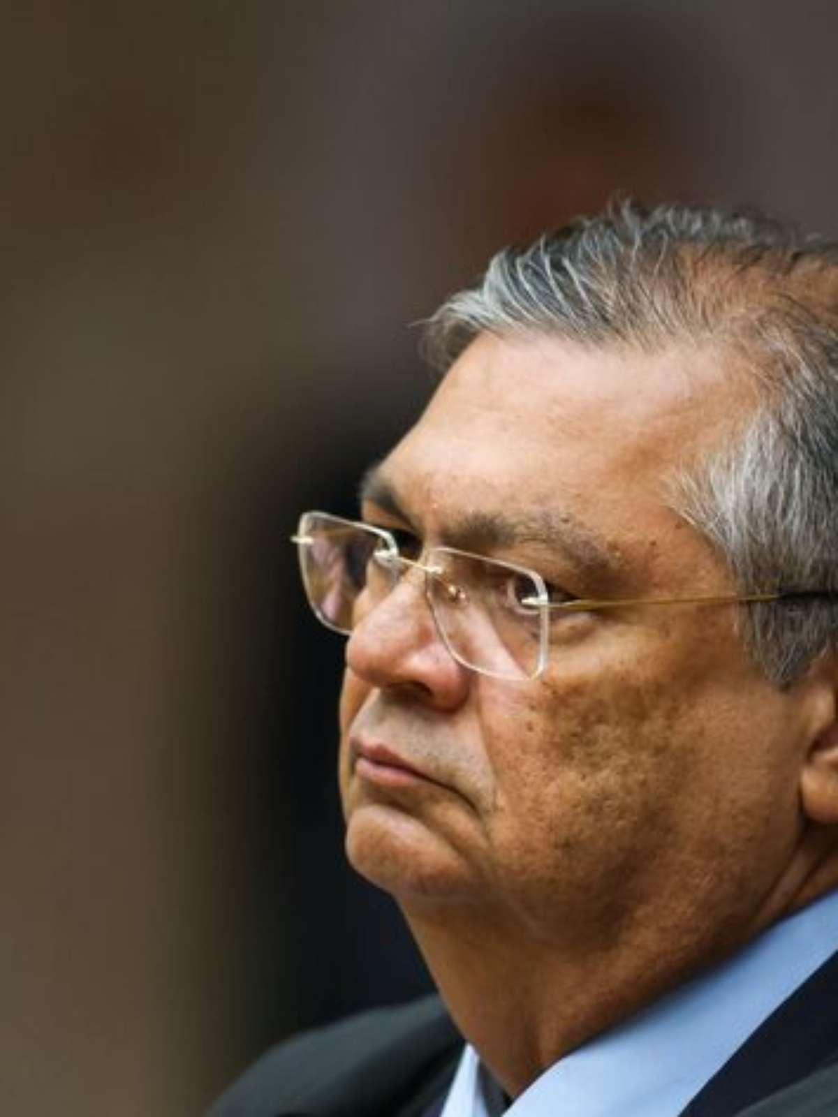 Dino derruba decisão de Mendonça que removeu posts sobre falso apoio de Flávio a tirar 'padroeira'