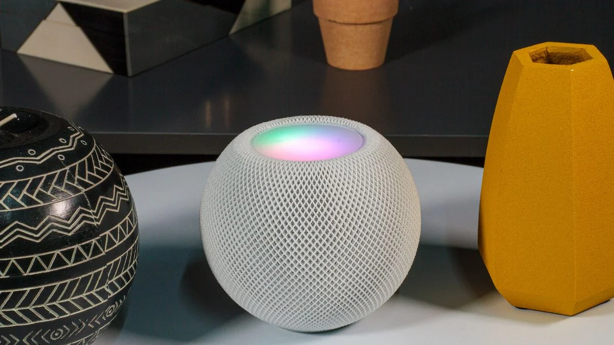 Imagem da matéria: HomePod mini 2 vaza no código da Apple com visual conhecido e cores inéditas