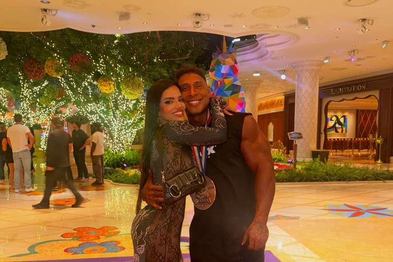 Esposa defende Ramon Dino pelo desempenho no Mr. Olympia: 'Ninguém apaga o que você já fez'