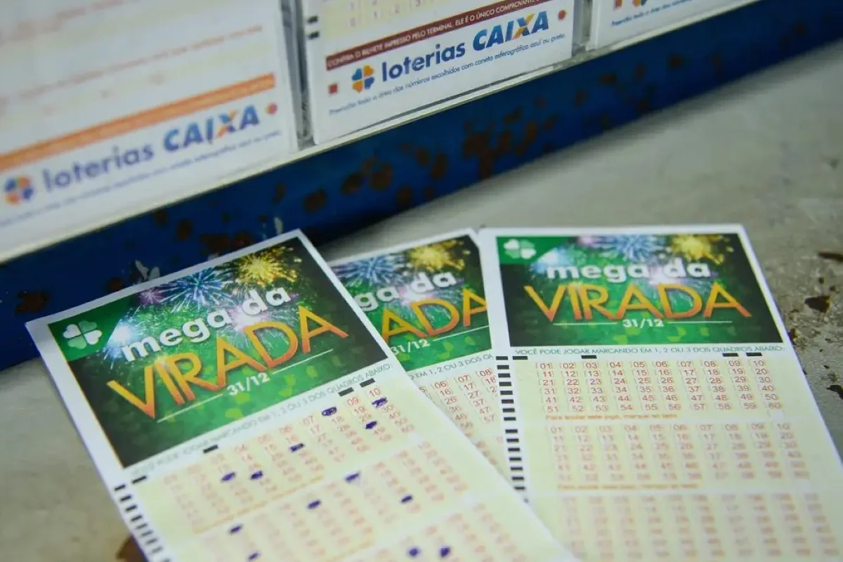 Foto colorida de apostas da Mega da Virada - Metrópoles