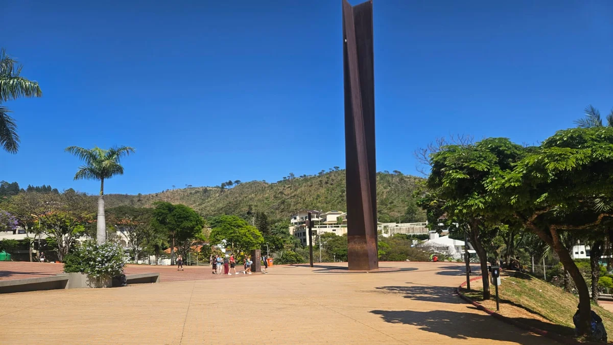Defesa Civil emite alerta para "onda de calor forte" em BH; veja até quando