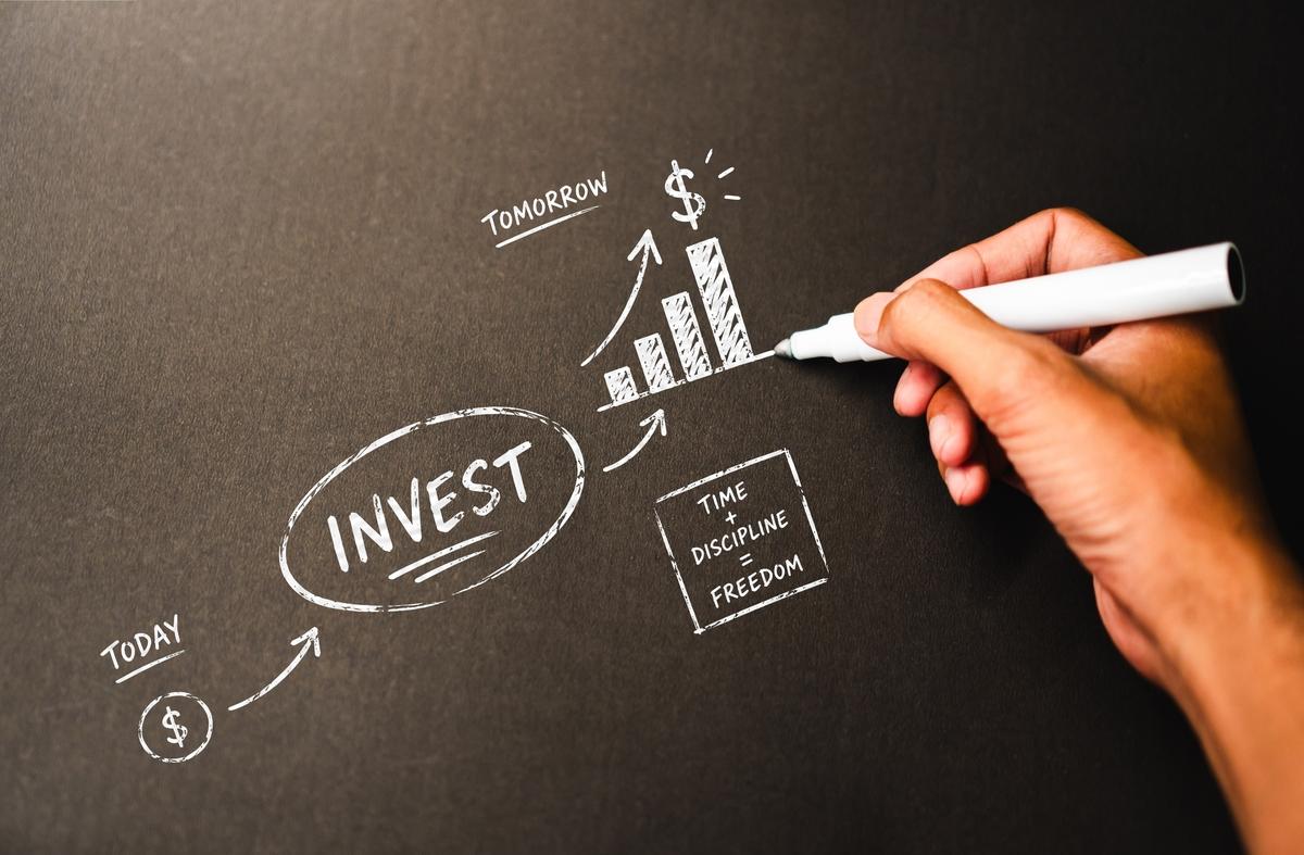 O rendimento de 10% desta ação supera o mercado. Seu retorno anual total médio de 10 anos não o faz. É uma armadilha de valor ou uma oportunidade real?