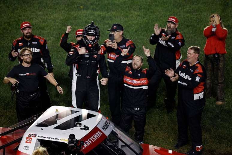 NASCAR Truck: Kaden Honeycutt vence em Kansas e assume liderança do Chase
