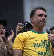 Plano de governo de Flávio foca em proibir uso de recursos provenientes de programas sociais em sites de apostas Foto: Taba Benedicto/Estadão / Estadão