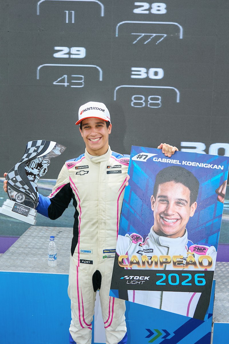 Animado, Camarote Metrópoles curte Stock Car, Fórmula 4 e Turismo Nacional