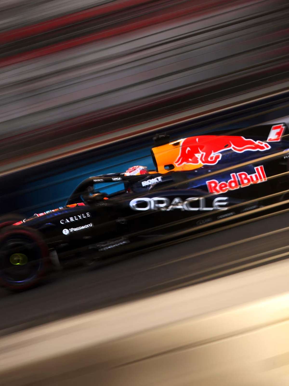 F1: Red Bull avalia motor de Verstappen após falha em Baku e admite risco de punição