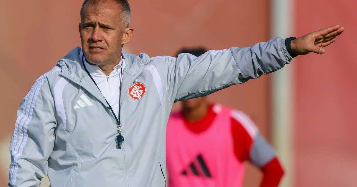 Eduardo Baptista abre disputa por vaga no gol do Internacional