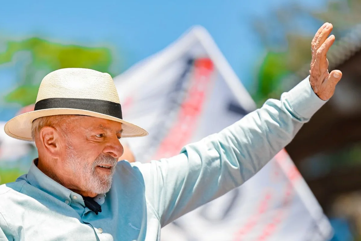 Lula assina portaria que autoriza 19 institutos federais em 12 estados