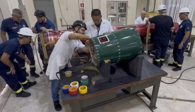 Resumo do OD: estudante brasileiro aprende com IA; guerra de dobráveis; novo iPhone e mais!