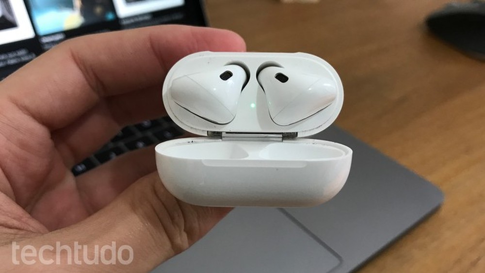 AirPods — Foto: Thássius Veloso/TechTudo