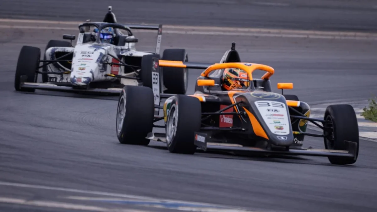 Bernardo Gentil domina e vence segunda corrida da Fórmula 4 Brasil