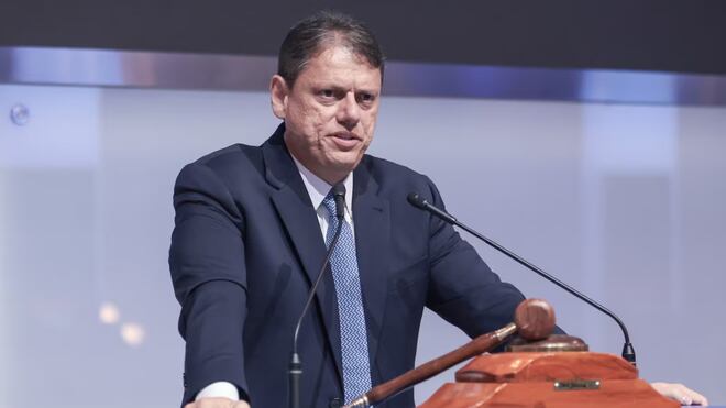 Tarcísio não prometeu cargos, mas fez aceno ao Novo em reunião que selou desistência de Salles