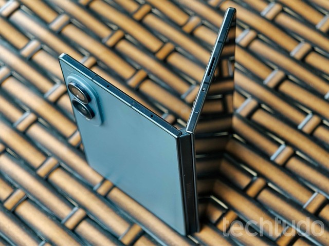 iPhone Duo, Galaxy Z Fold8 e mais: por que o celular passaporte virou moda?