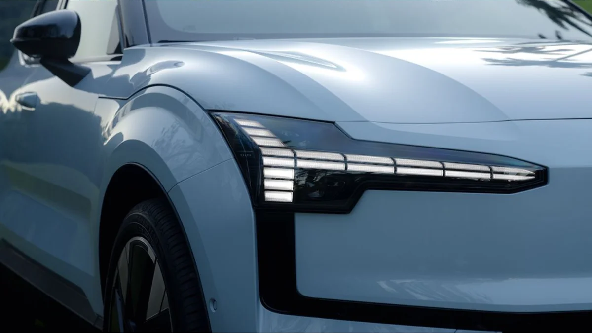 Imagem da matéria: Recall de Volvo EX30 por falha grave na bateria trava no Brasil e vira pesadelo logístico
