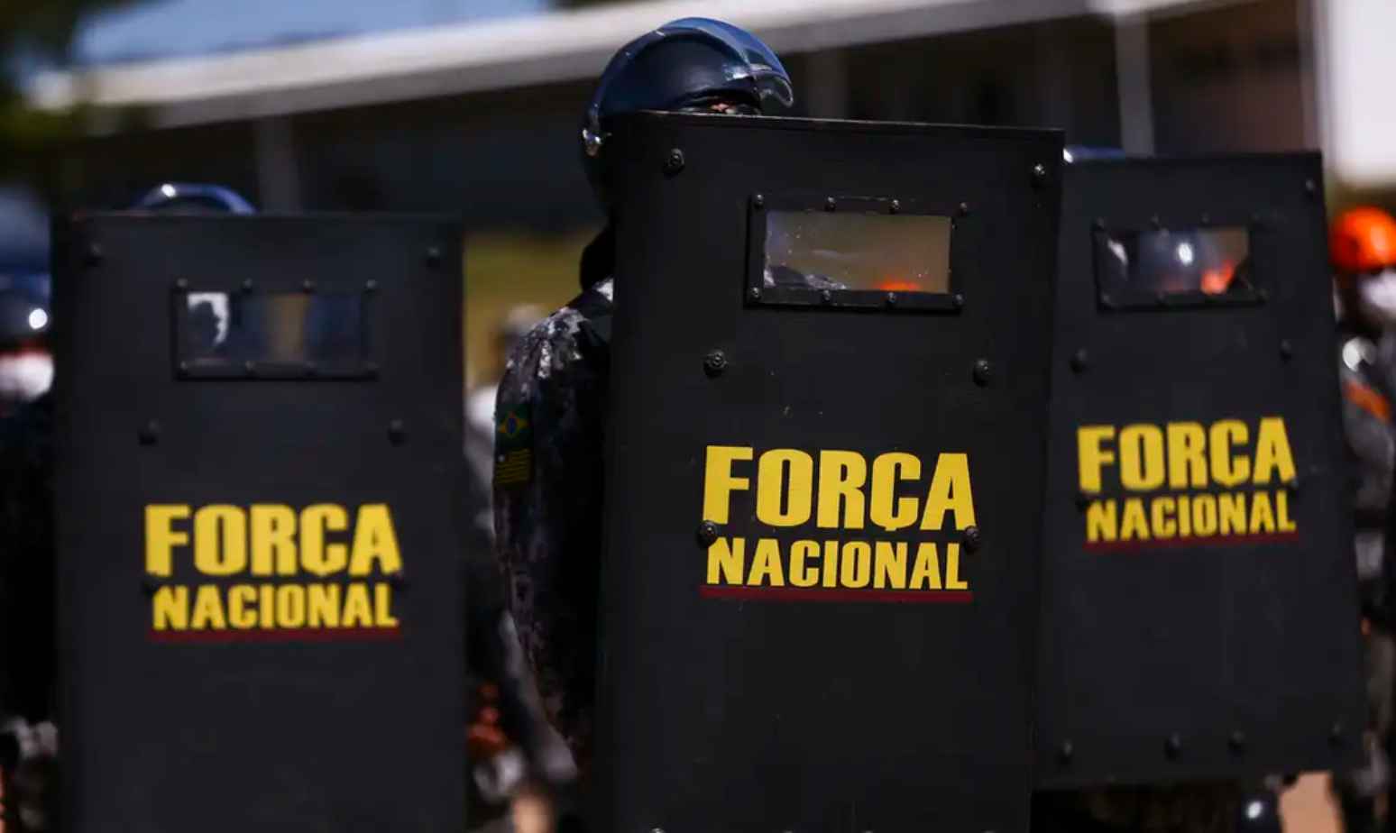 Proposições de candidatos relacionadas à segurança pública vão de extremos opostos a menções recorrentes de organizações criminosas