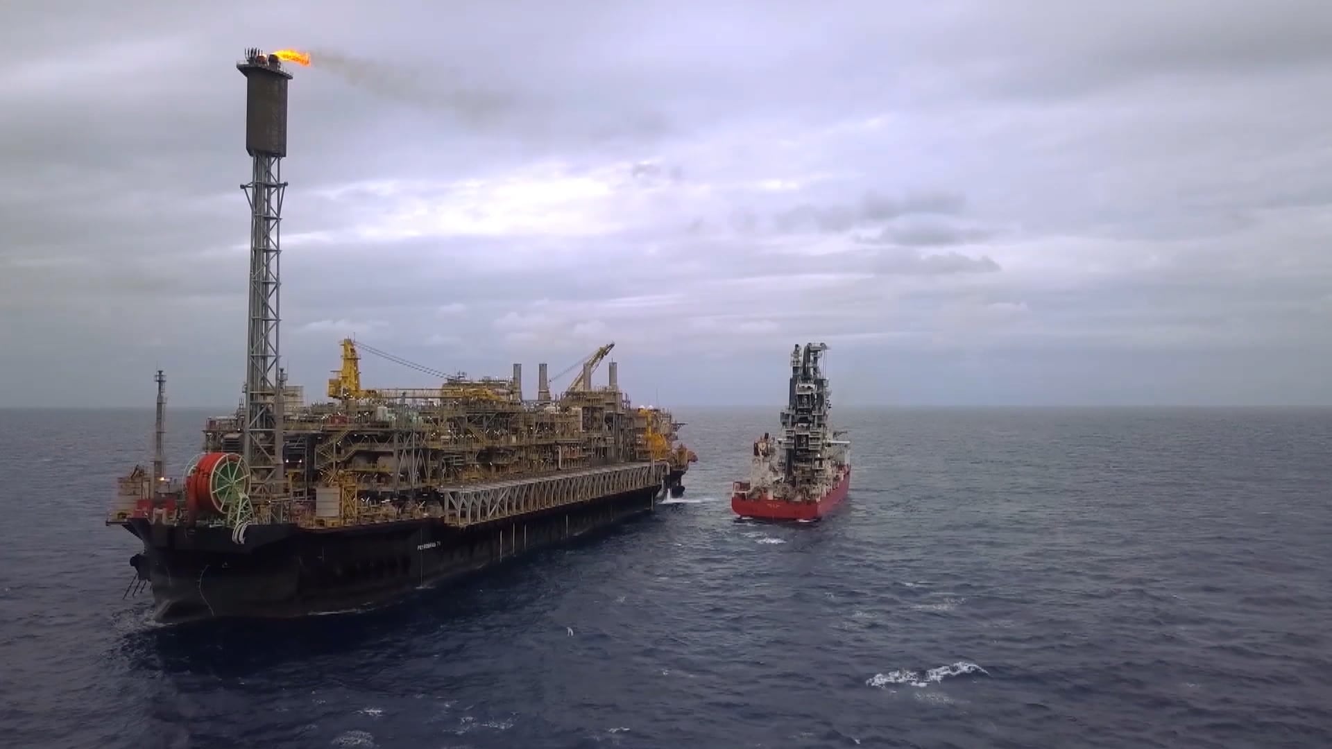 Análise: guerra no Oriente Médio é alerta para países repensarem dependência do petróleo