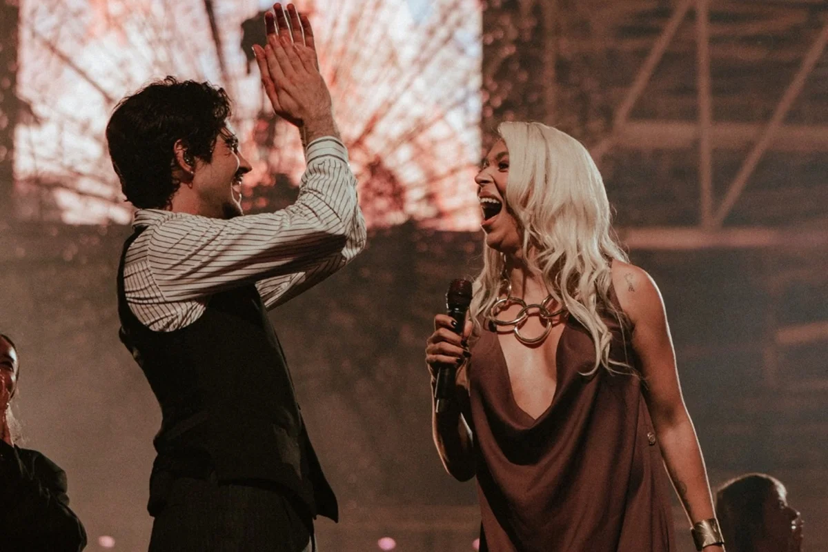 Deputado acusa Erika Hilton de showmício por participação em música do Jão