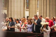 O candidato ao governo de São Paulo Fernando Haddad (PT) acompanha missa na Catedral da Sé neste domingo (27/9) acompanhado da esposa, Ana Estela.