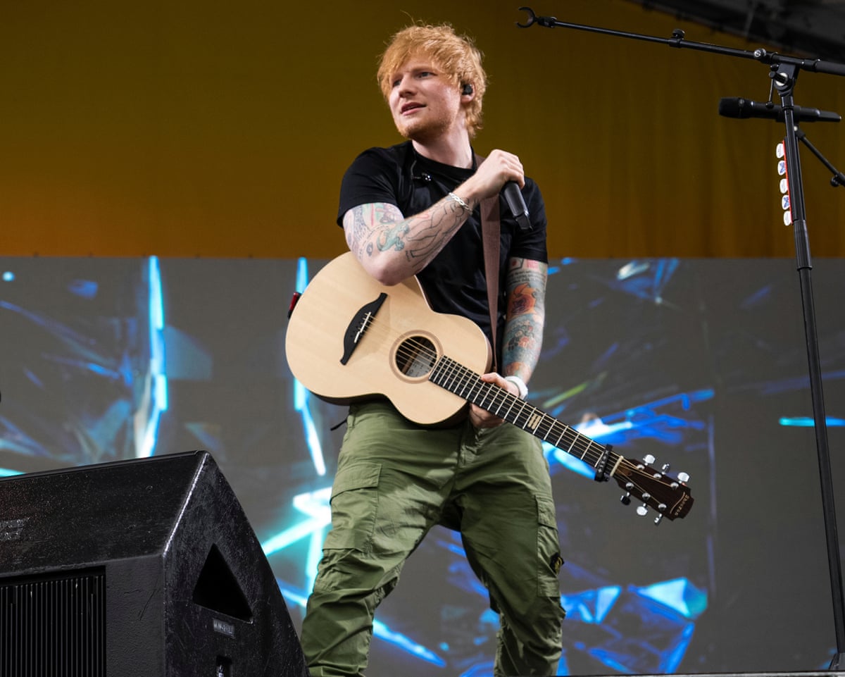 Ed Sheeran diz que a situação em Gaza é 'injustificável' no primeiro show desde que sua turnê mergulhou em turbulência