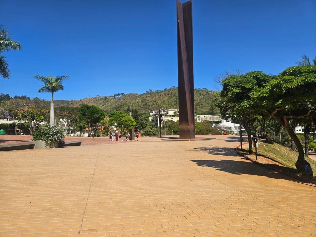 Defesa Civil emite alerta para "onda de calor forte" em BH; veja até quando
